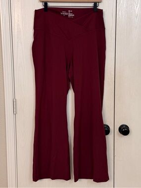 SOMA Wknd Flare Leggings Crossover Waistband Maroon Size XXL Short